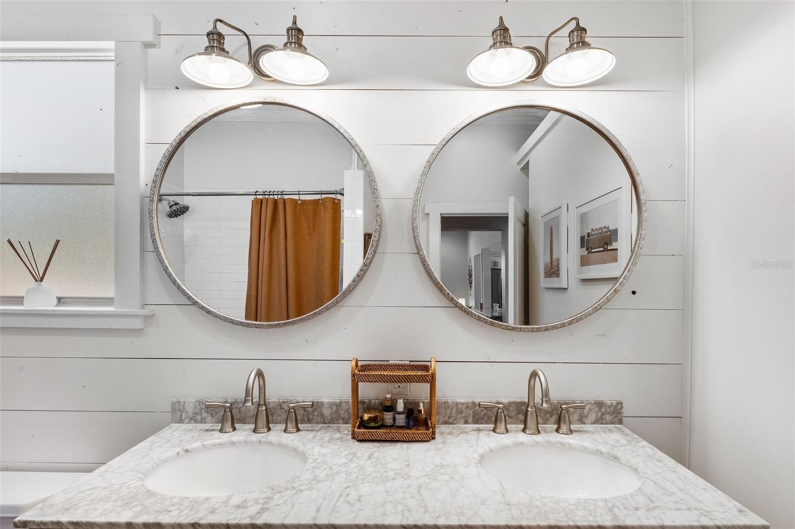 815 HAND AVE, SARASOTA, FL, 34232