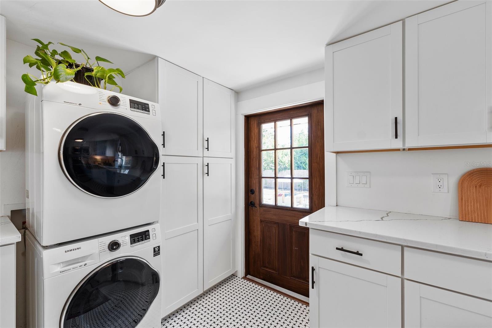 815 HAND AVE, SARASOTA, FL, 34232