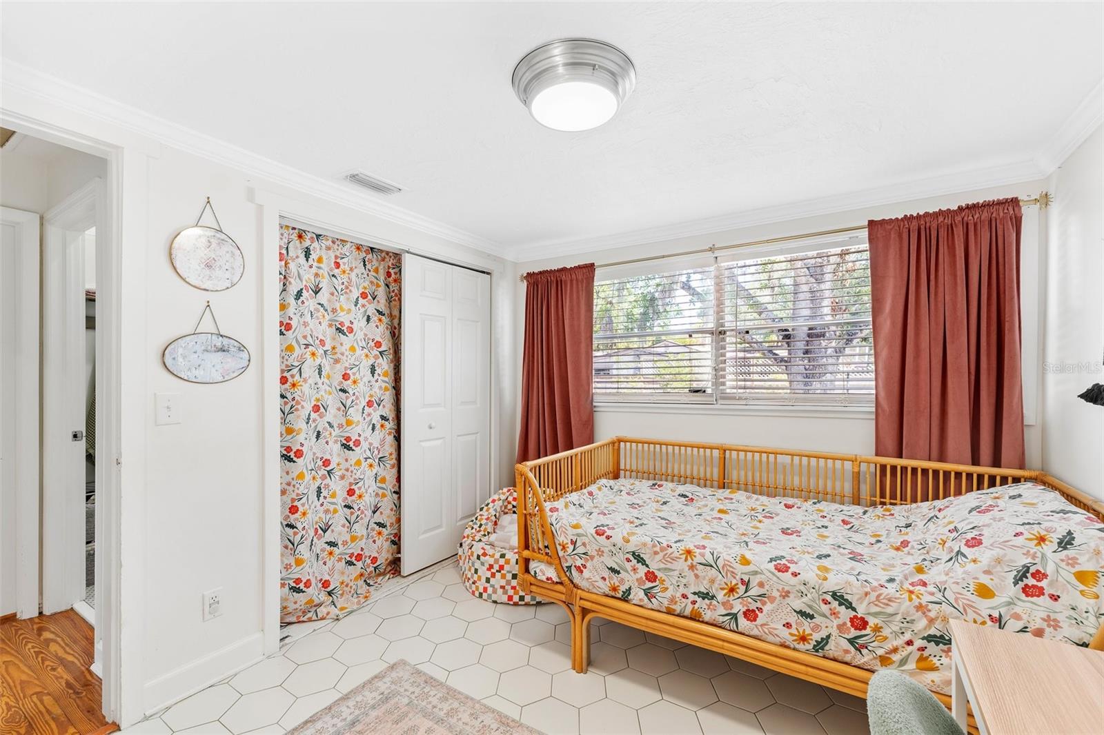 815 HAND AVE, SARASOTA, FL, 34232