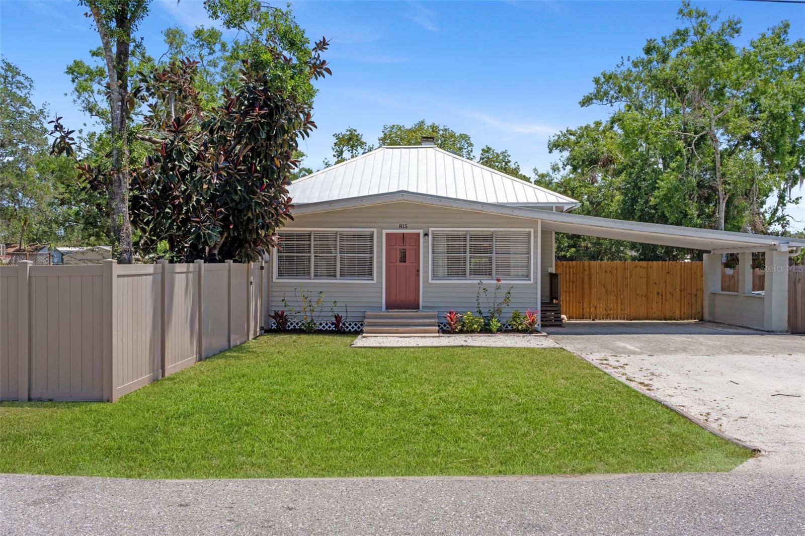 815 HAND AVE, SARASOTA, FL, 34232