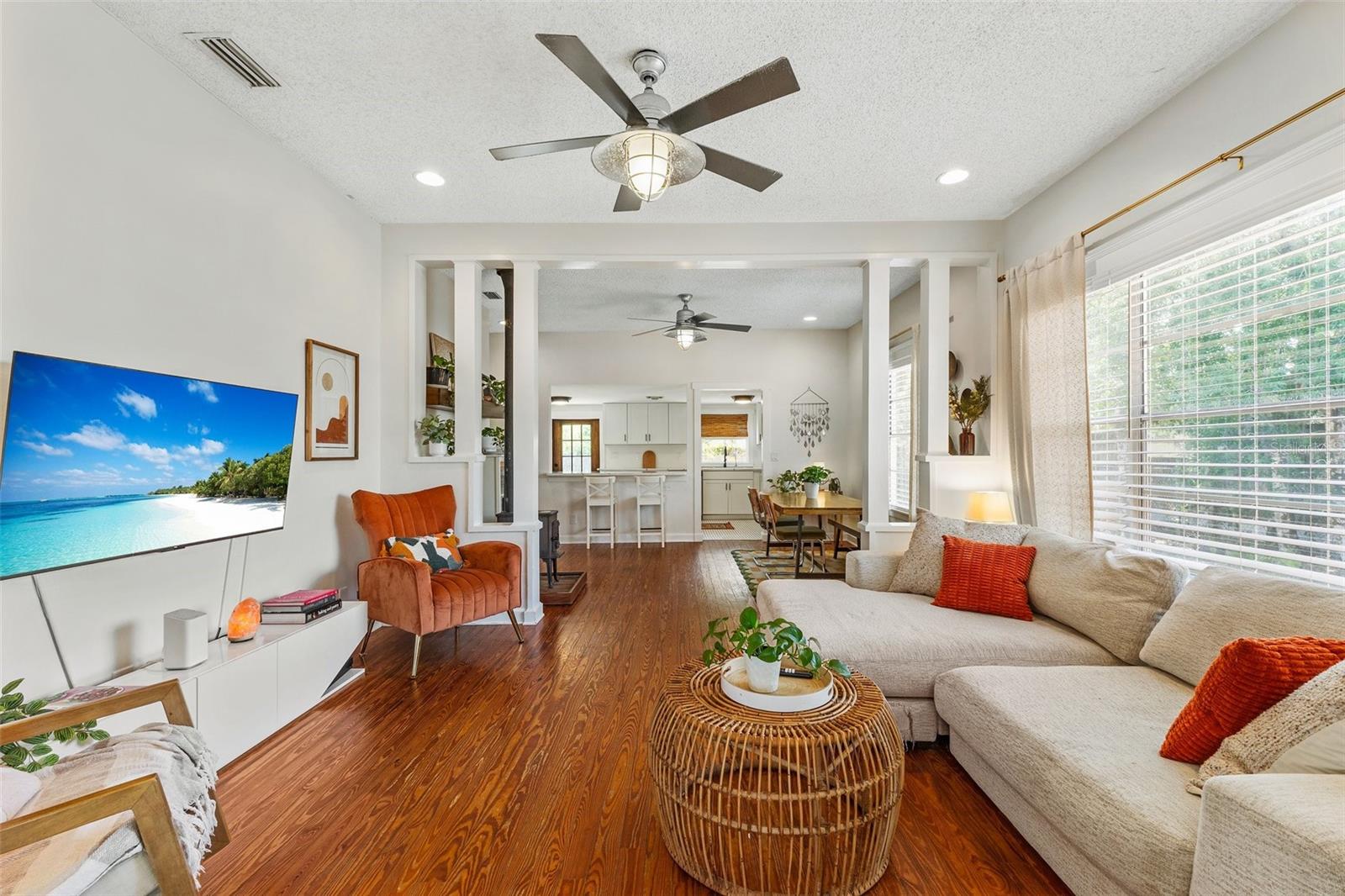 815 HAND AVE, SARASOTA, FL, 34232