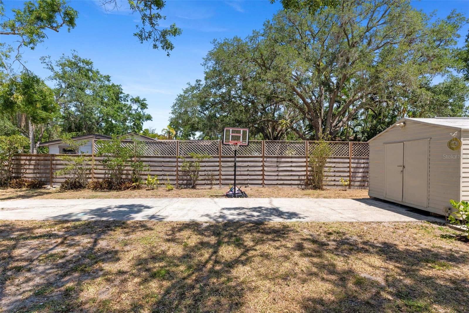 815 HAND AVE, SARASOTA, FL, 34232