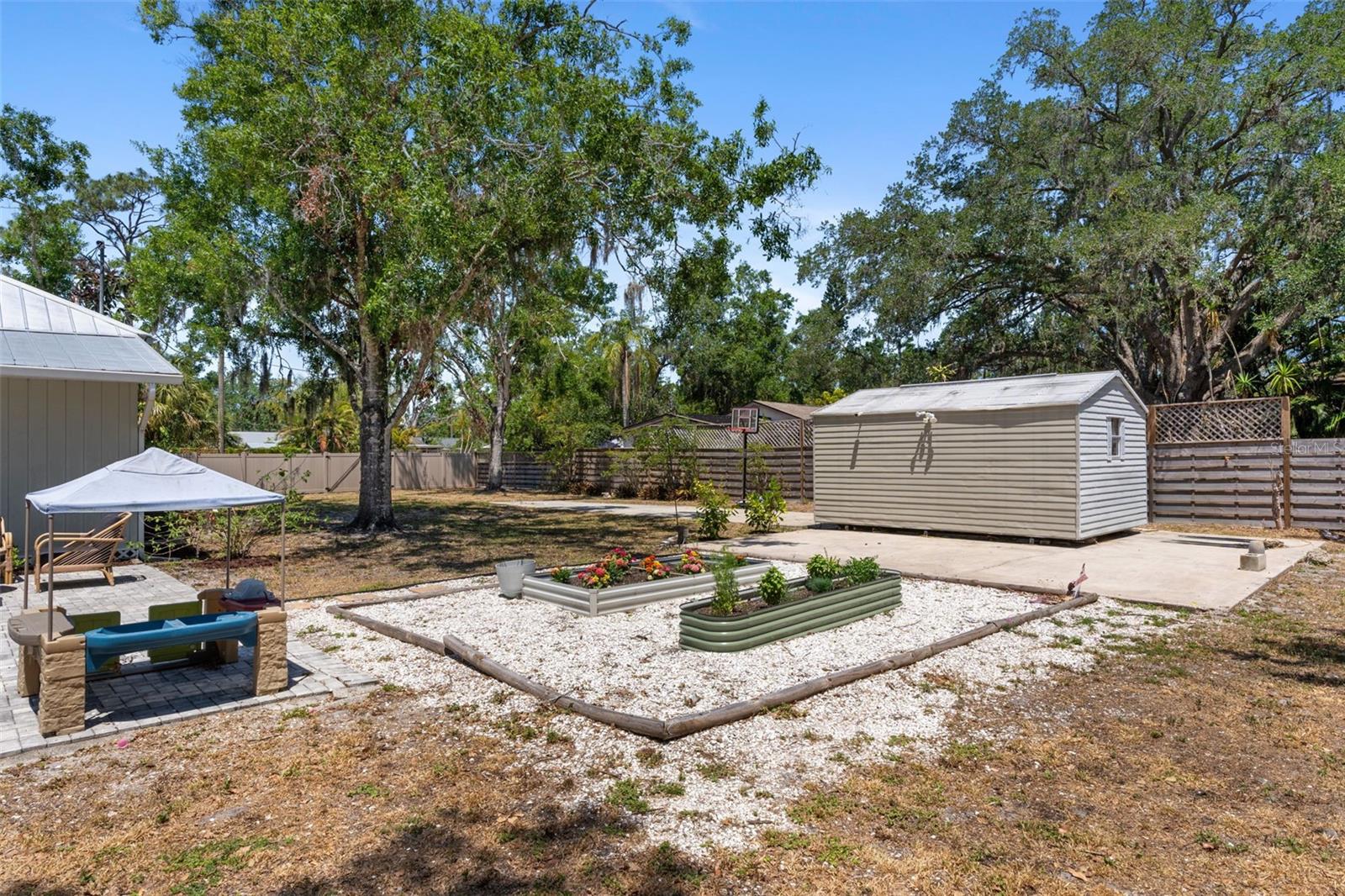 815 HAND AVE, SARASOTA, FL, 34232