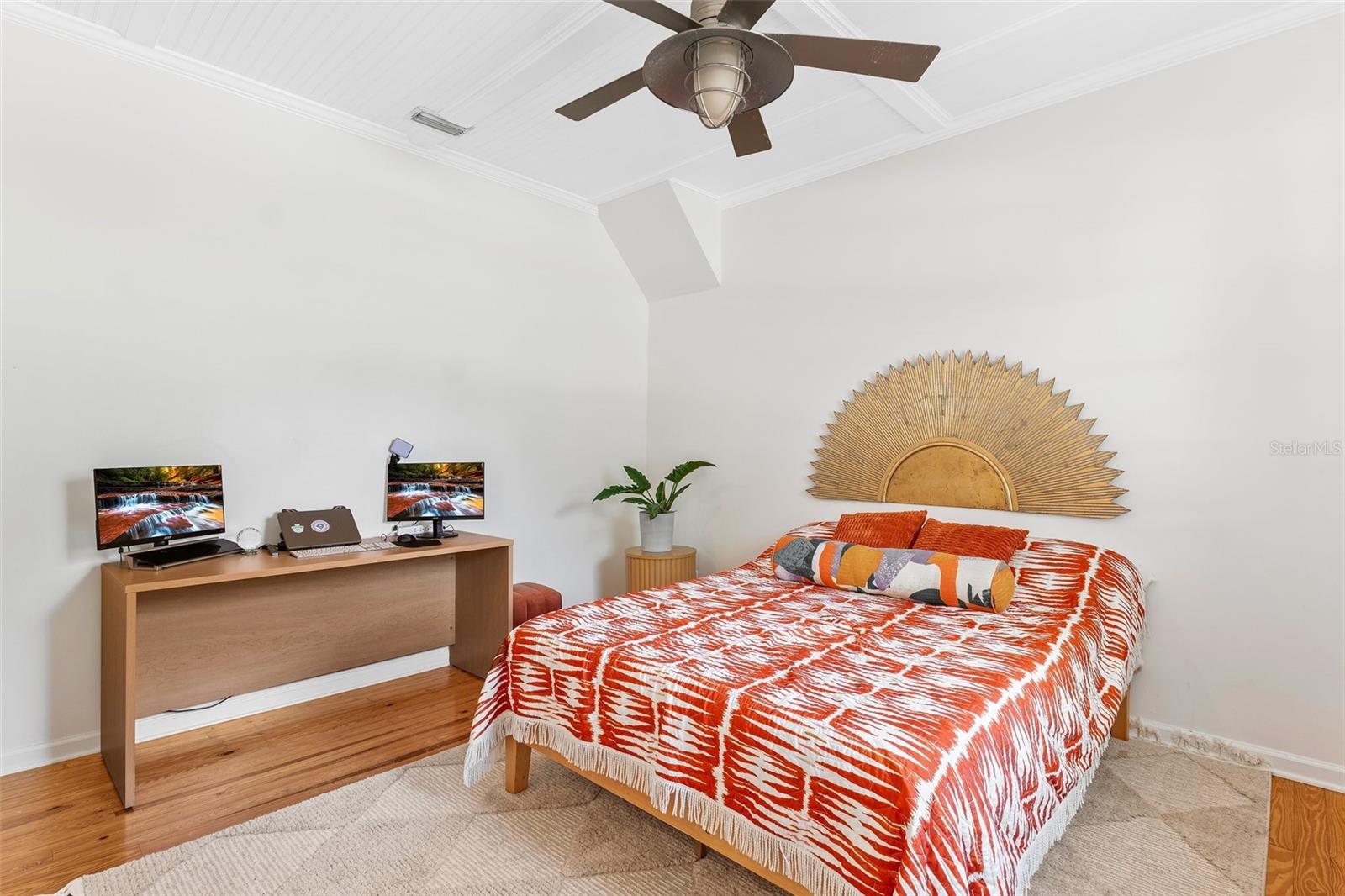 815 HAND AVE, SARASOTA, FL, 34232