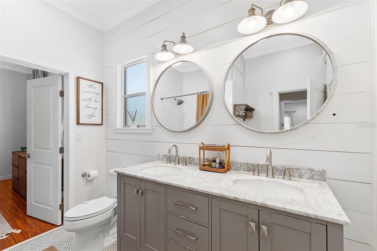 815 HAND AVE, SARASOTA, FL, 34232