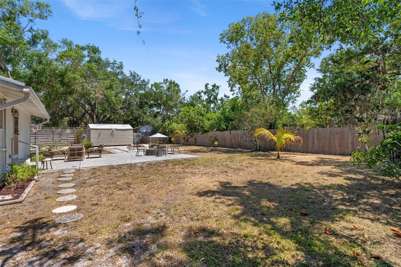 815 HAND AVE, SARASOTA, FL, 34232