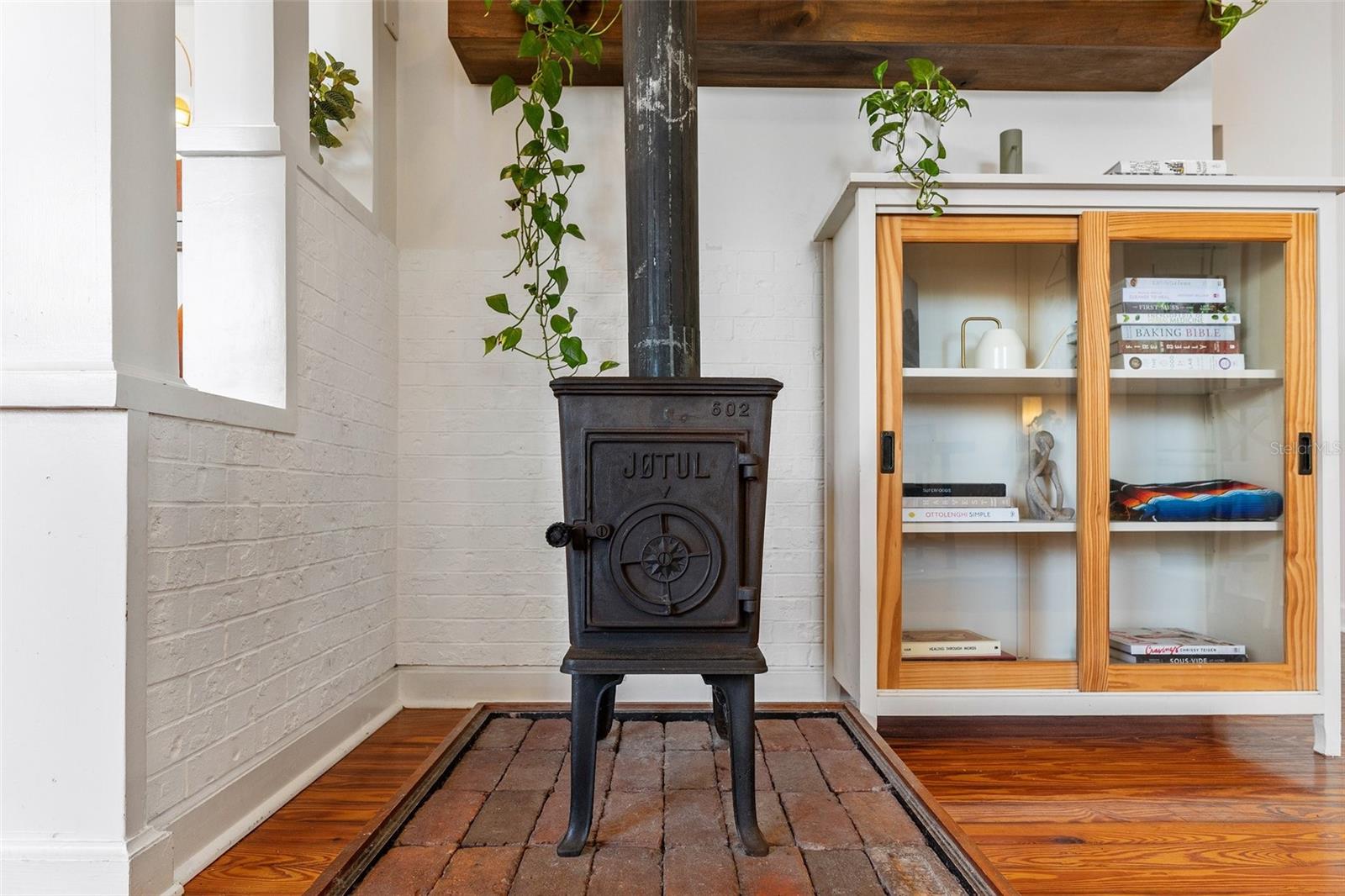 815 HAND AVE, SARASOTA, FL, 34232