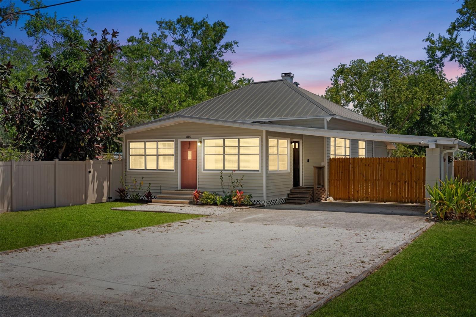 815 HAND AVE, SARASOTA, FL, 34232