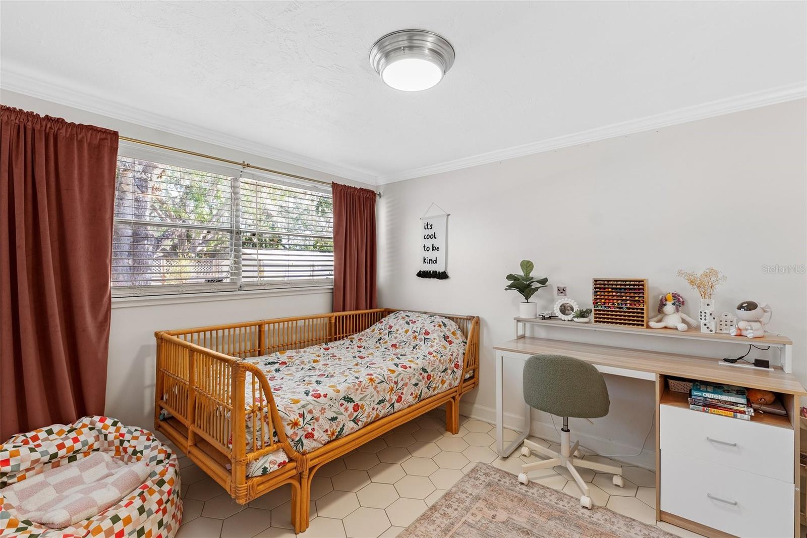 815 HAND AVE, SARASOTA, FL, 34232