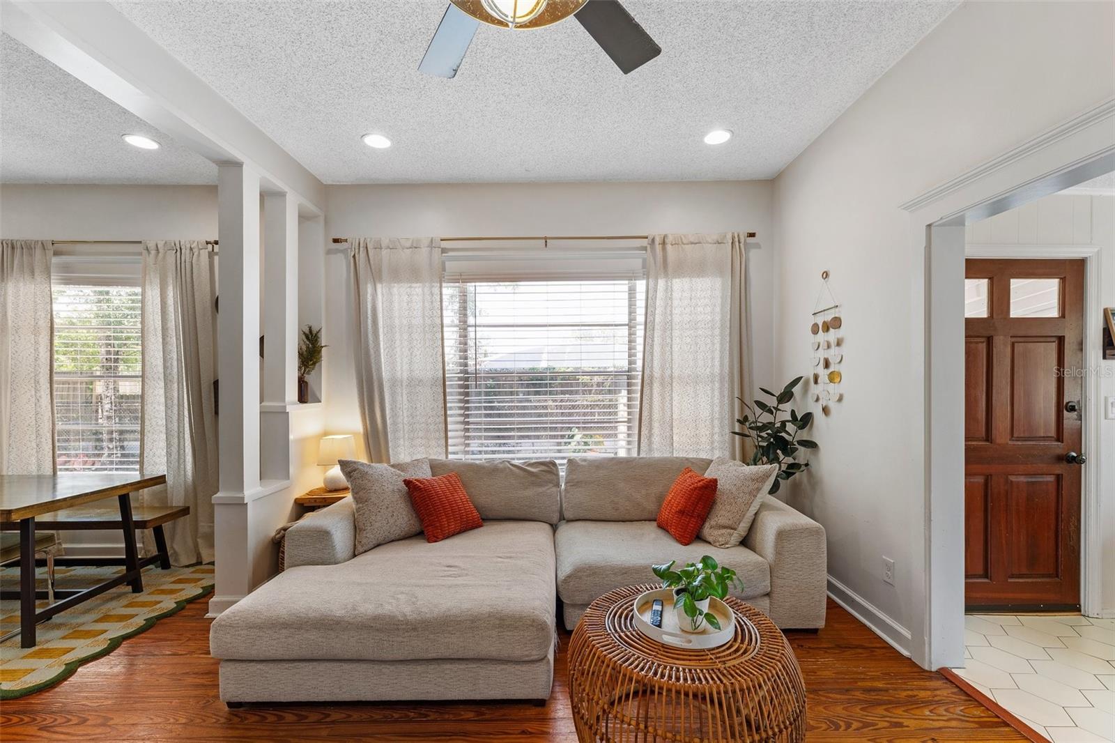 815 HAND AVE, SARASOTA, FL, 34232