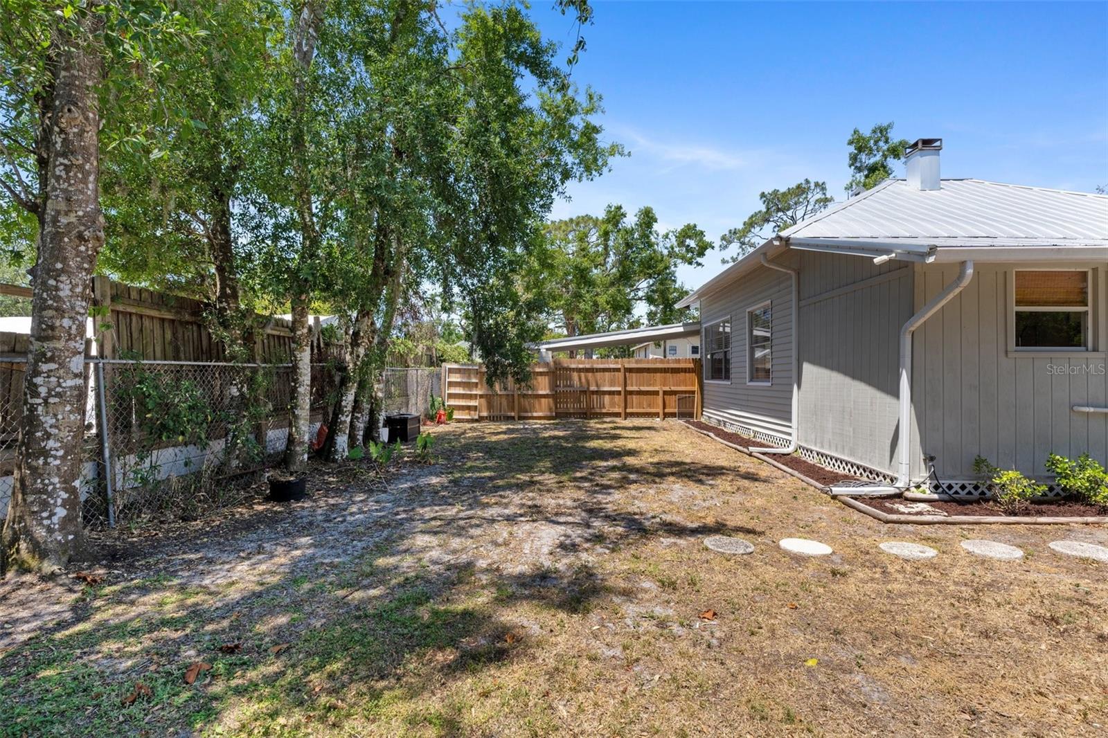 815 HAND AVE, SARASOTA, FL, 34232