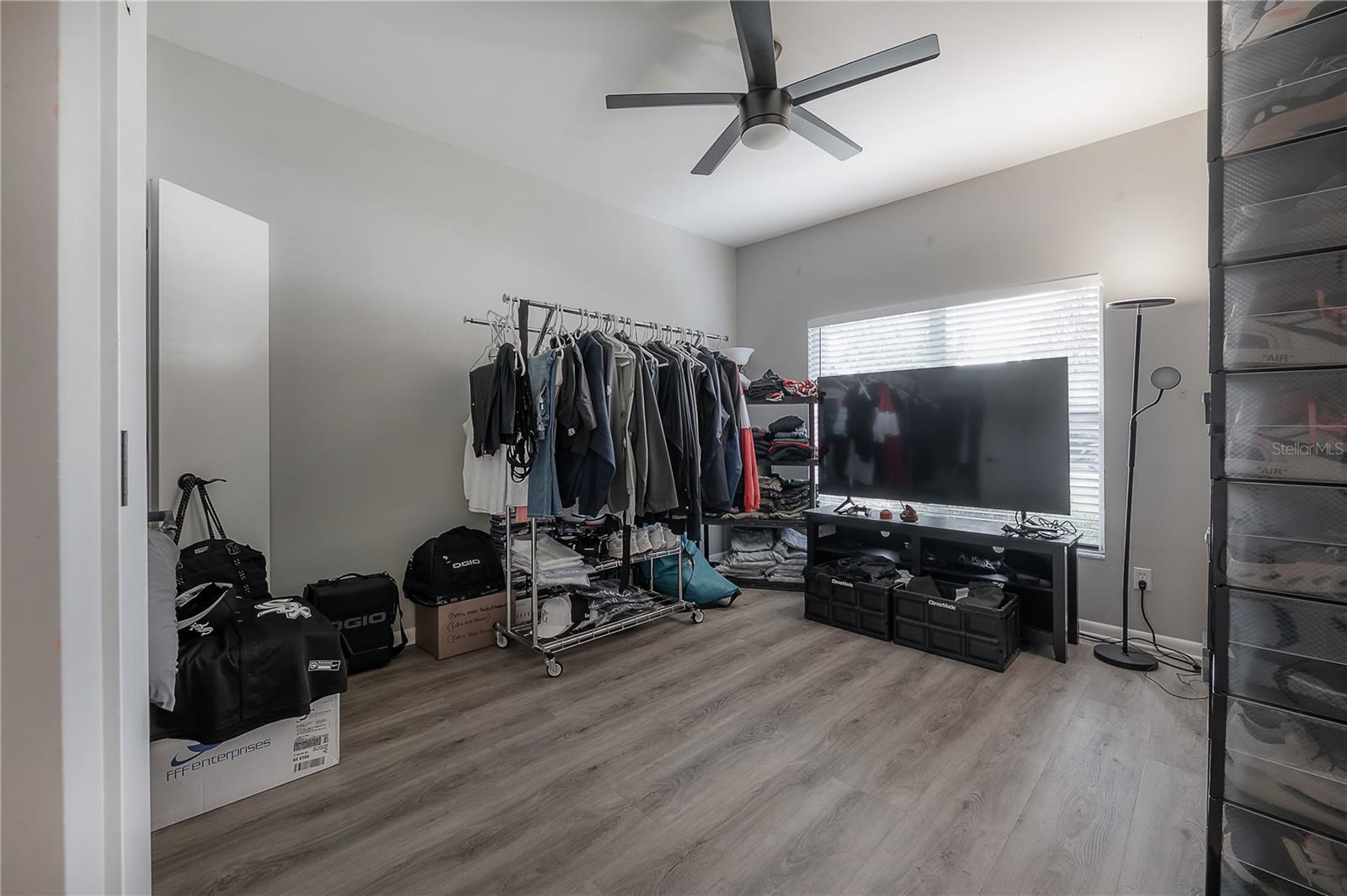 905 CLEARCREEK DR, TAMPA, FL, 33613