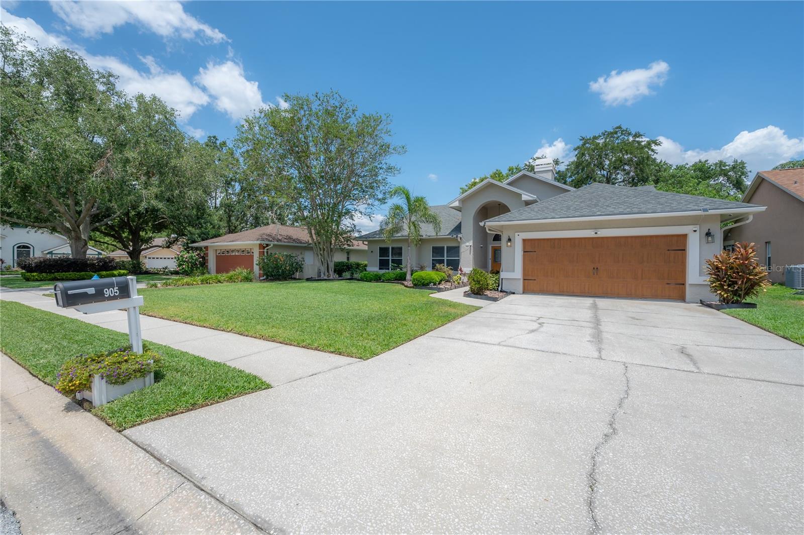 905 CLEARCREEK DR, TAMPA, FL, 33613