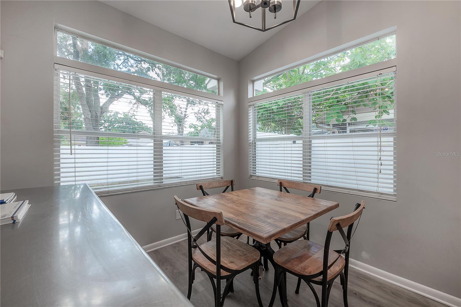 905 CLEARCREEK DR, TAMPA, FL, 33613