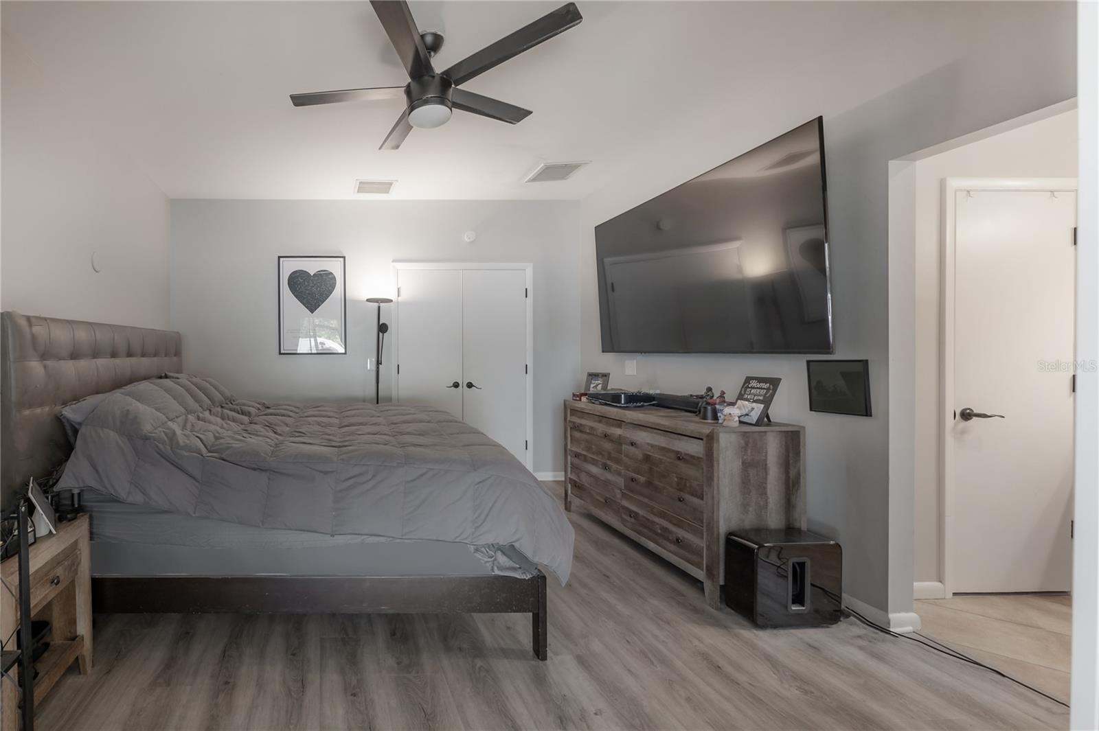 905 CLEARCREEK DR, TAMPA, FL, 33613