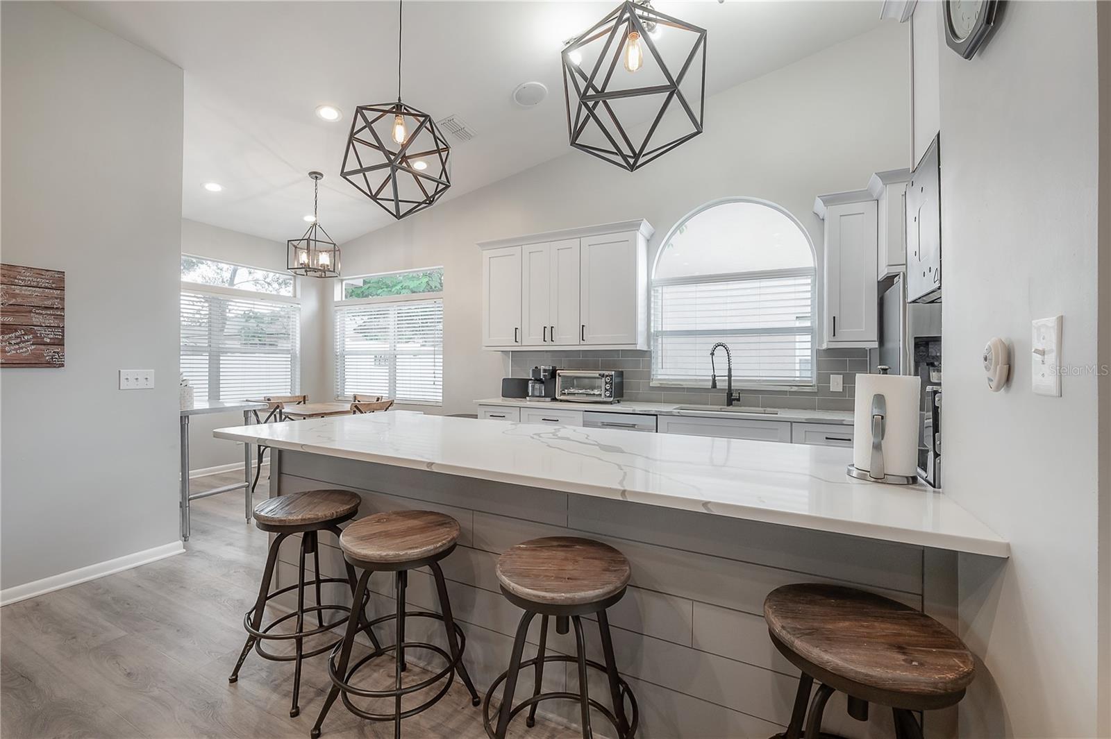 905 CLEARCREEK DR, TAMPA, FL, 33613