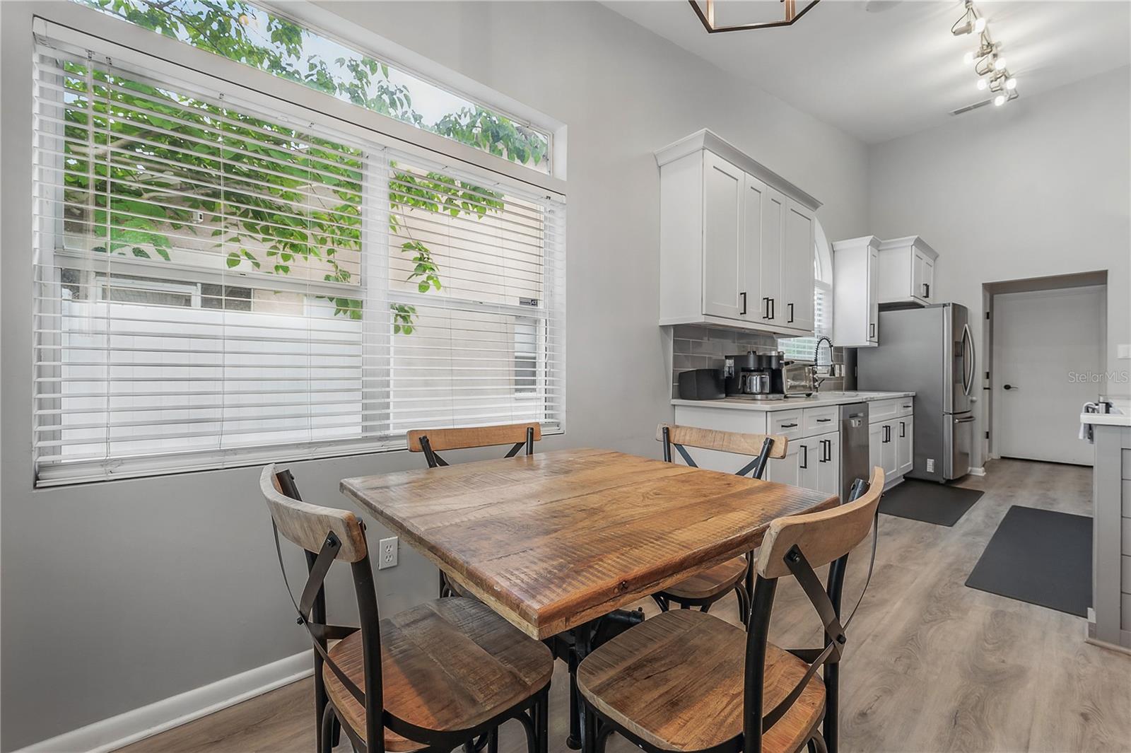 905 CLEARCREEK DR, TAMPA, FL, 33613