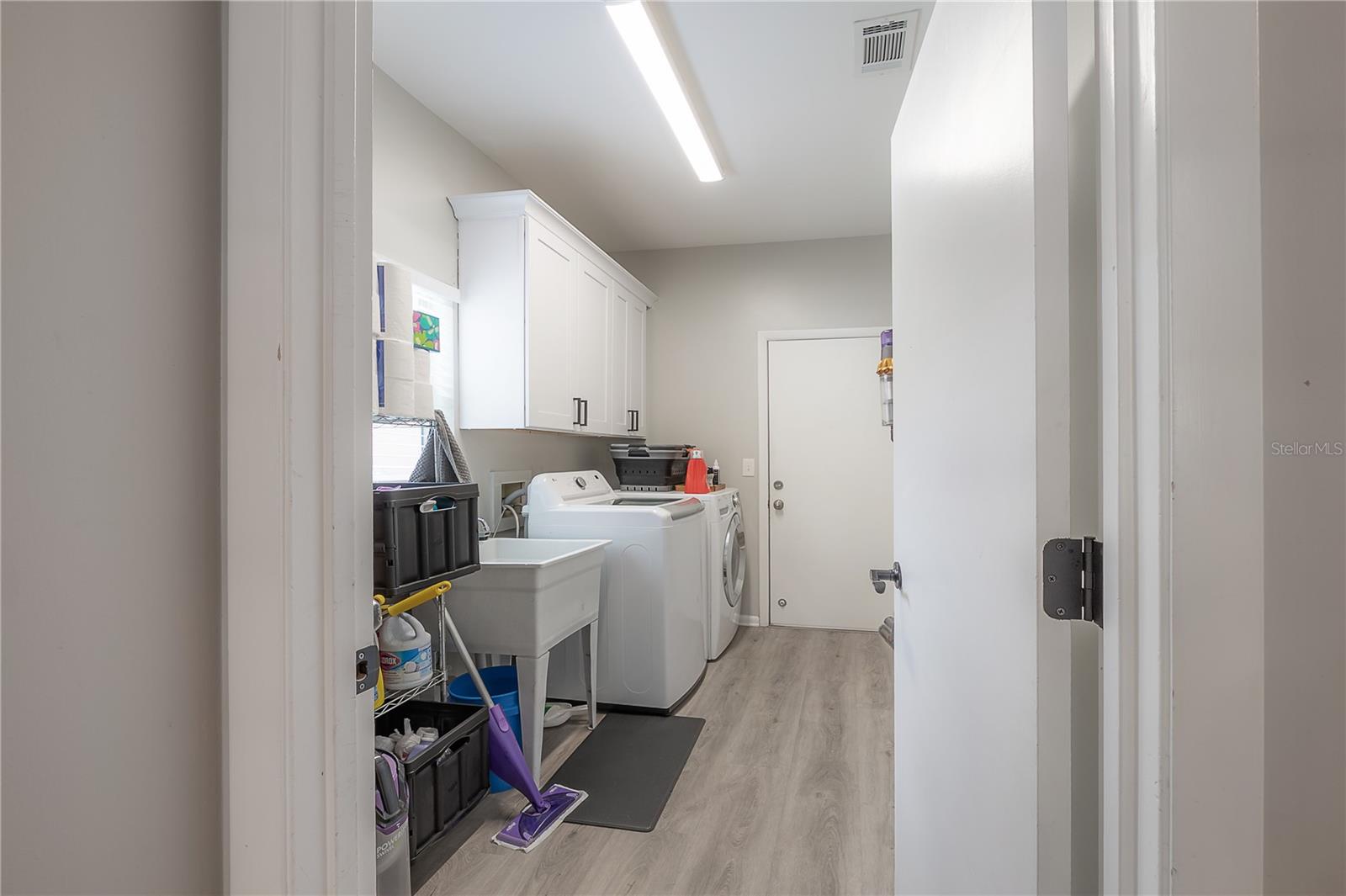 905 CLEARCREEK DR, TAMPA, FL, 33613