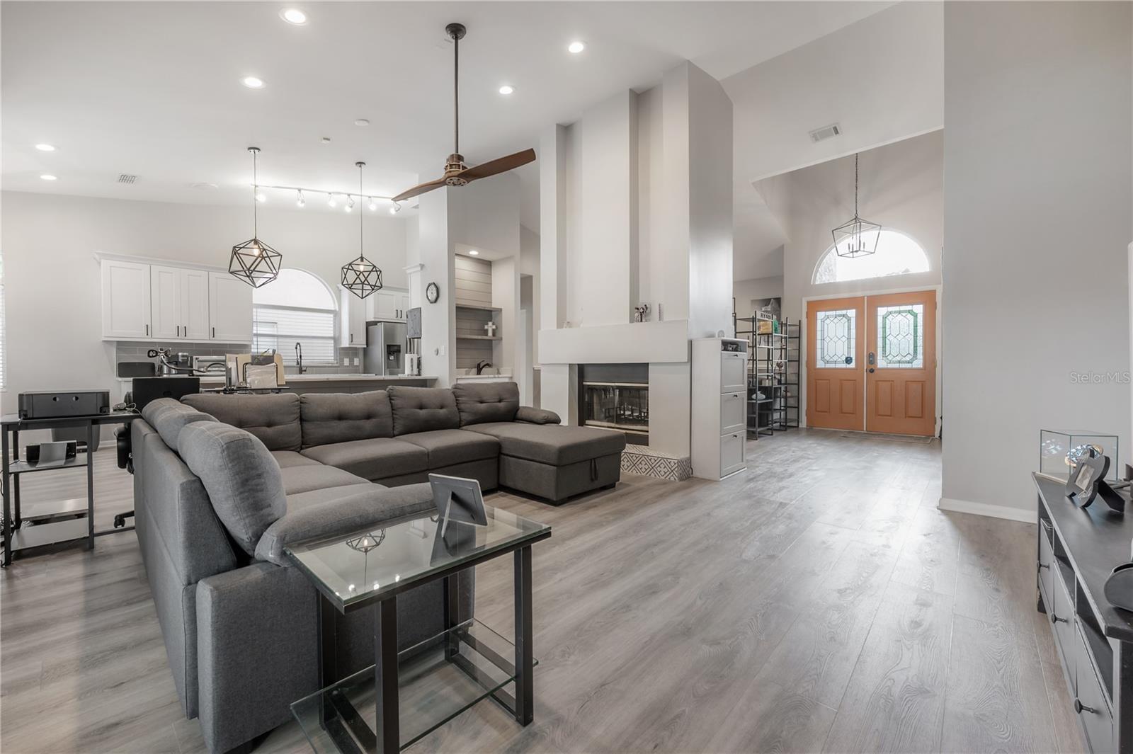 905 CLEARCREEK DR, TAMPA, FL, 33613