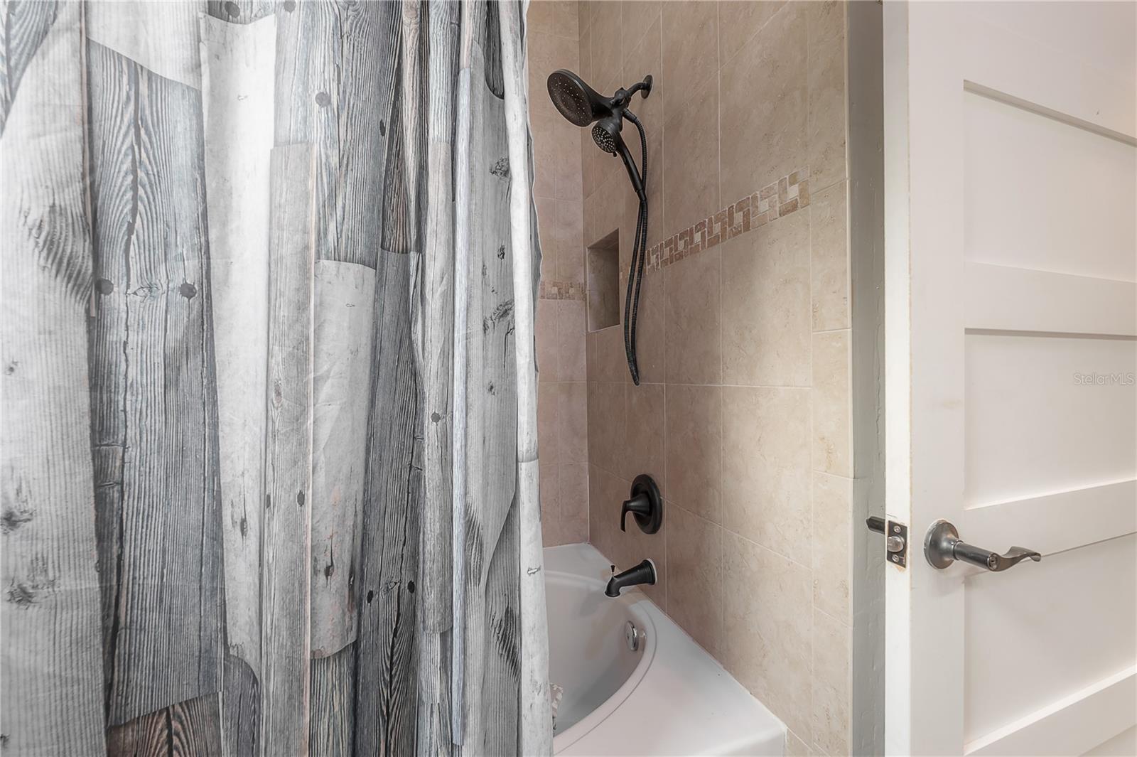 905 CLEARCREEK DR, TAMPA, FL, 33613