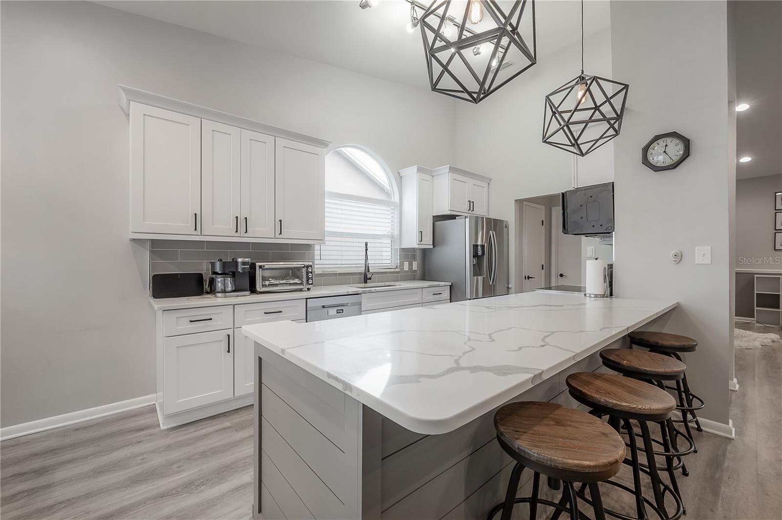 905 CLEARCREEK DR, TAMPA, FL, 33613