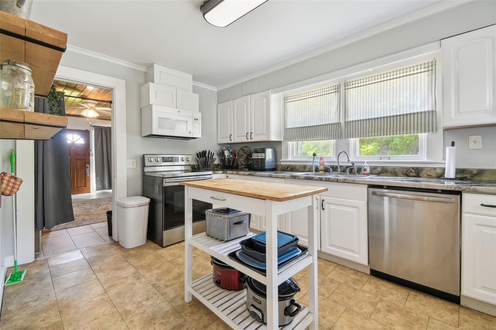 101 N TAYLOR RD, SEFFNER, FL, 33584
