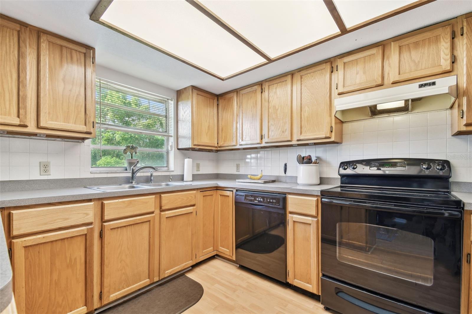 101 N TAYLOR RD, SEFFNER, FL, 33584
