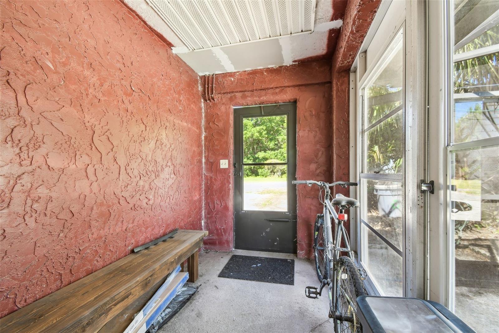 101 N TAYLOR RD, SEFFNER, FL, 33584
