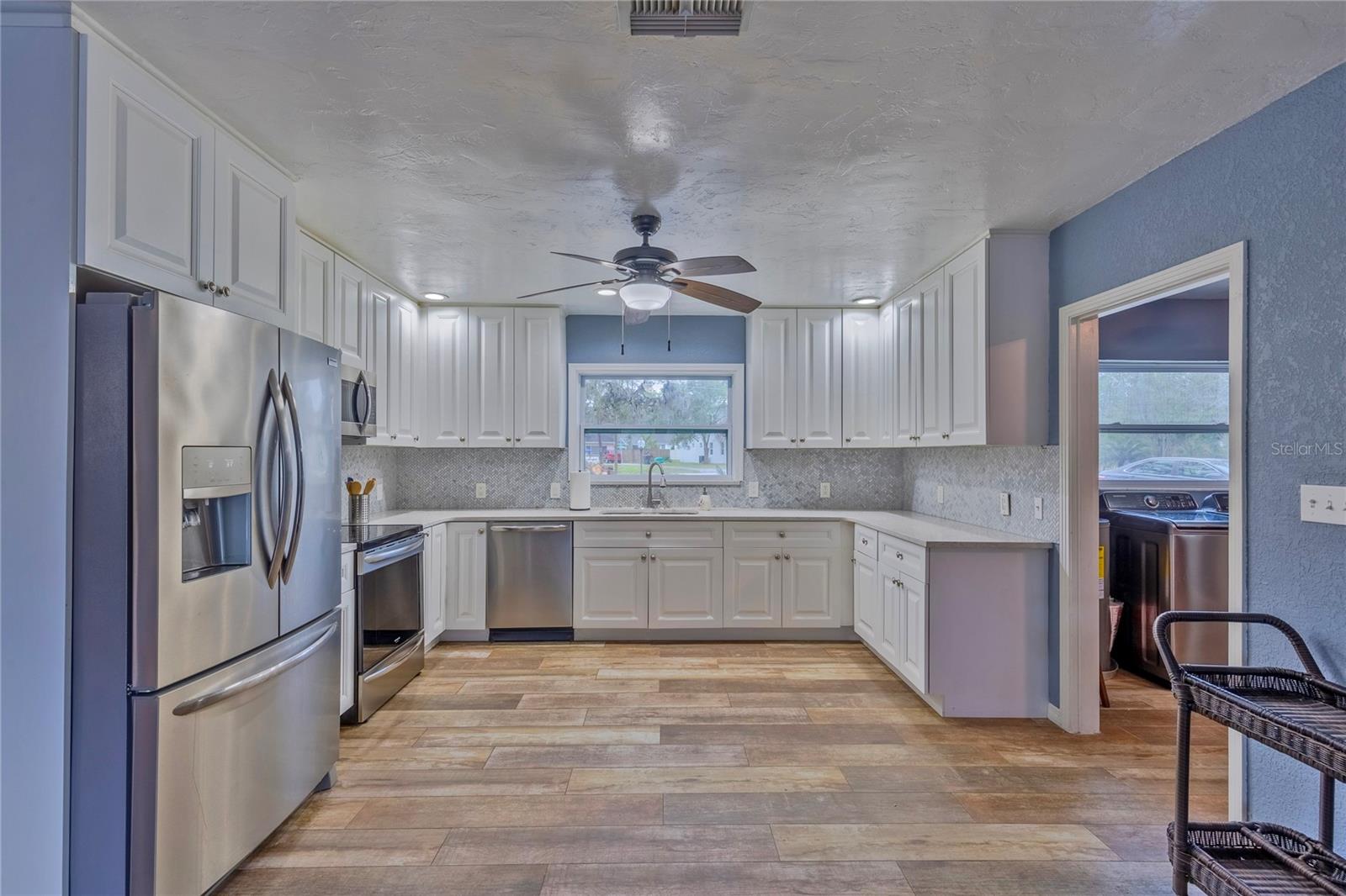 11927 RIVERHILLS DR, TEMPLE TERRACE, FL, 33617