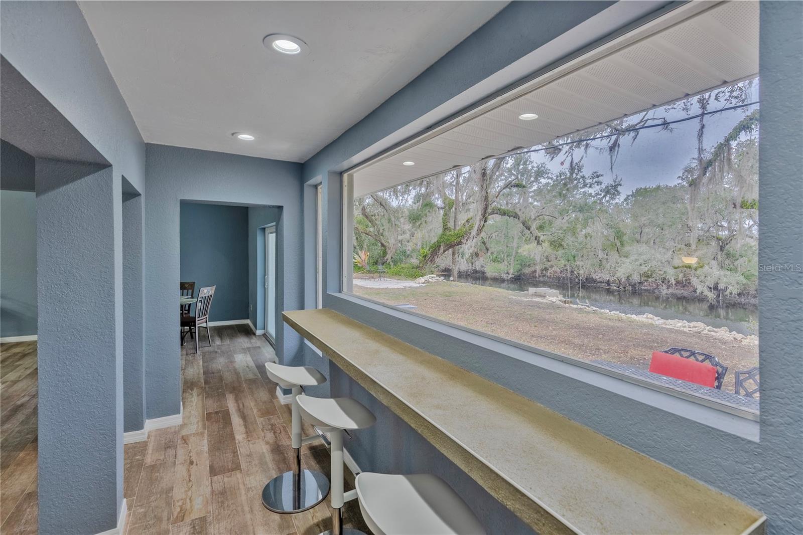 11927 RIVERHILLS DR, TEMPLE TERRACE, FL, 33617