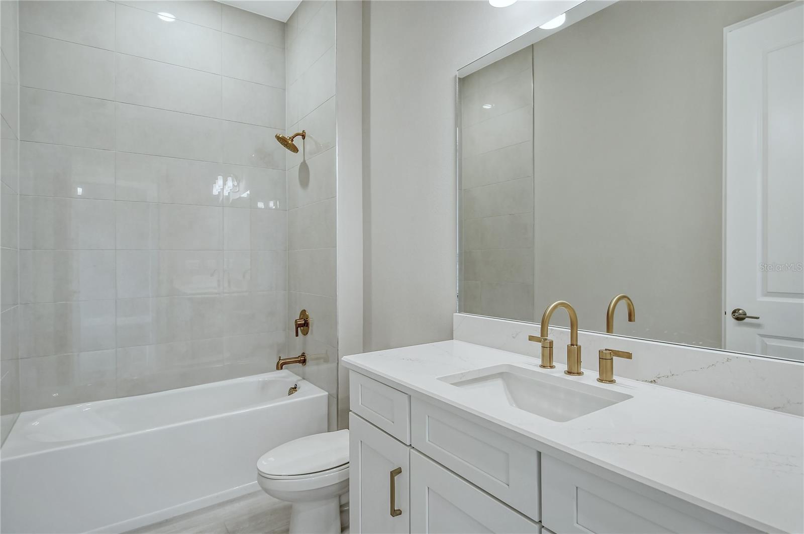 15625 SAN LAZZARO AVE, BRADENTON, FL, 34211