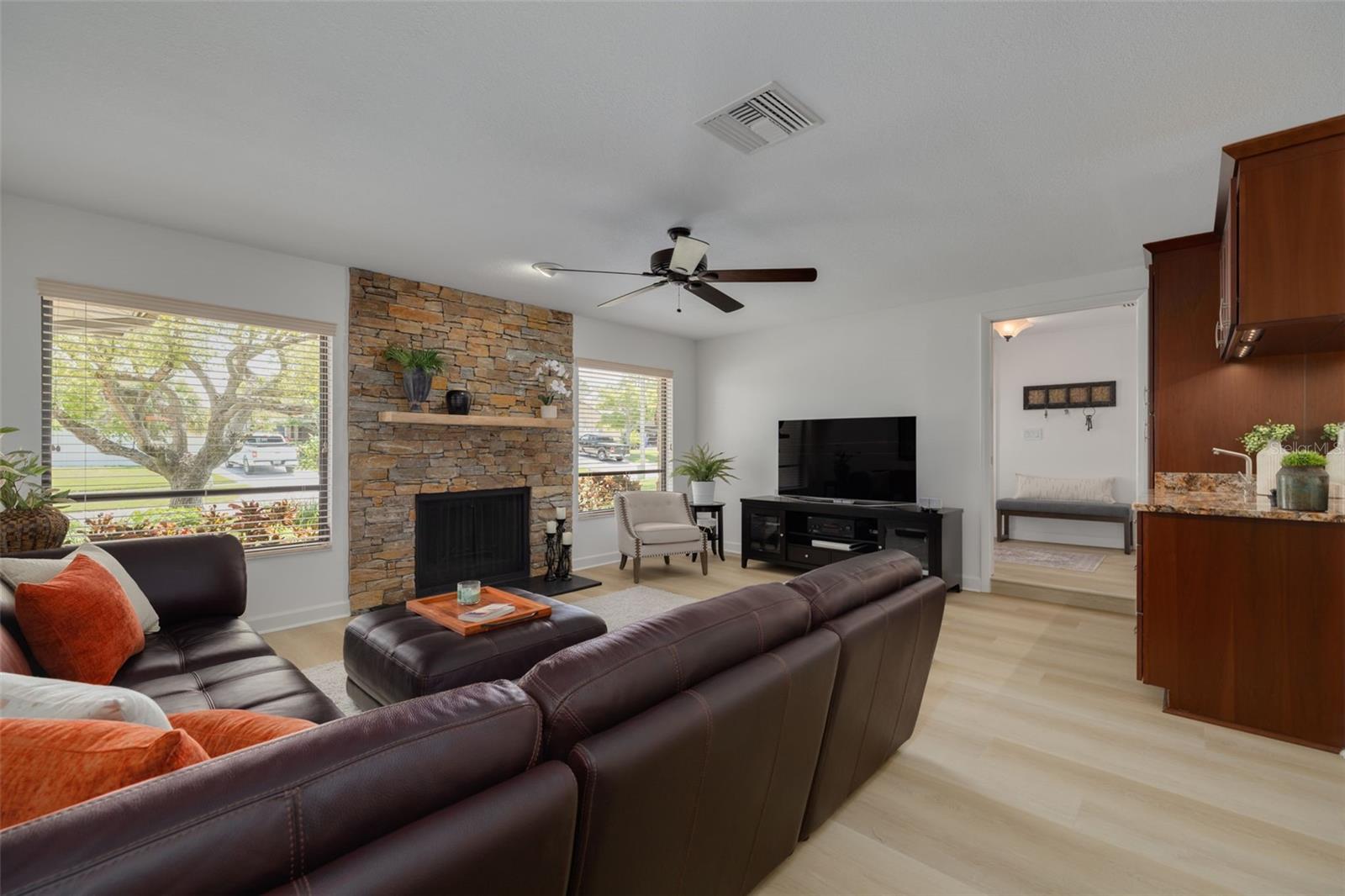 2550 ROLLING VIEW DR, DUNEDIN, FL, 34698