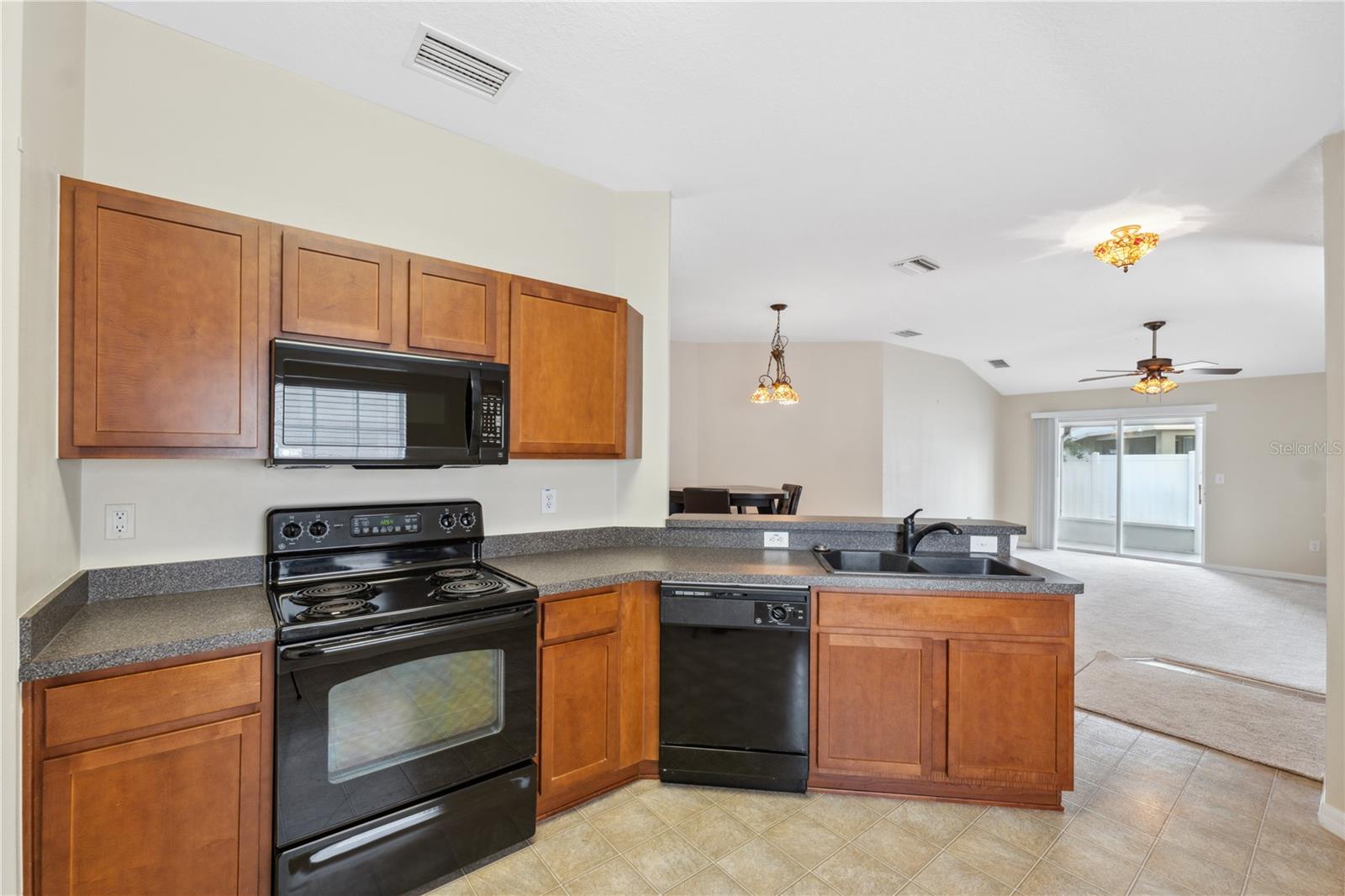 9048 SOUTHERN CHARM CIR, BROOKSVILLE, FL, 34613