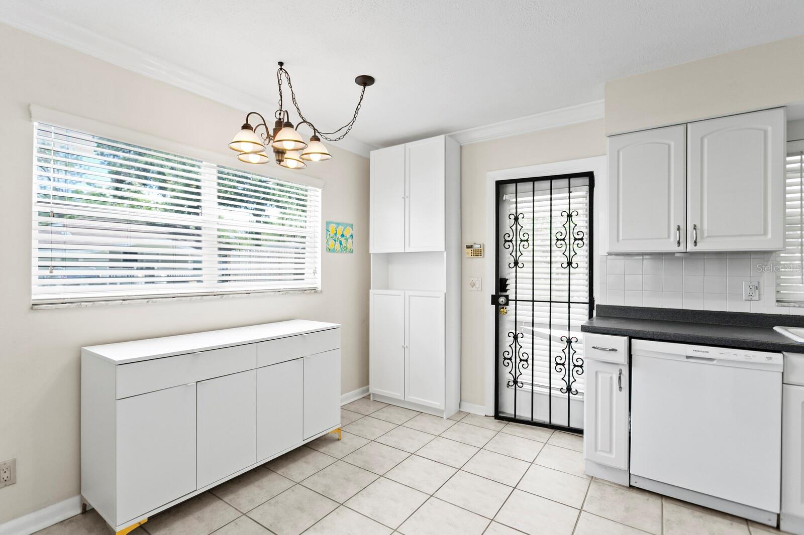 107 W WOODLAWN AVE, TAMPA, FL, 33603