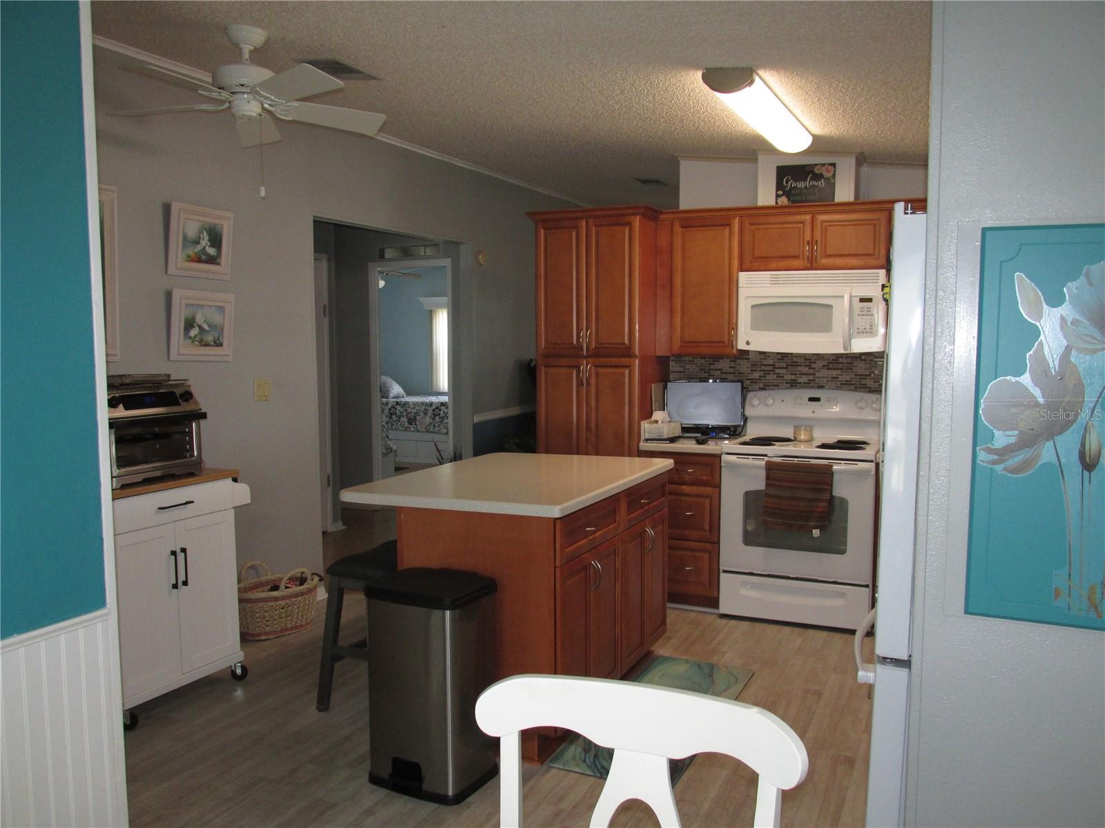 33 EDINBURGH DR, HAINES CITY, FL, 33844
