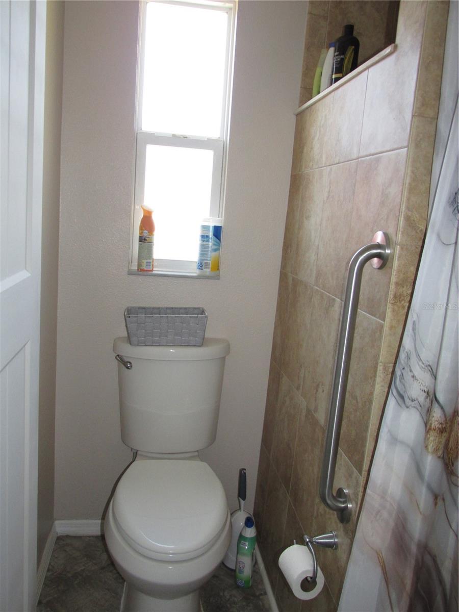 33 EDINBURGH DR, HAINES CITY, FL, 33844