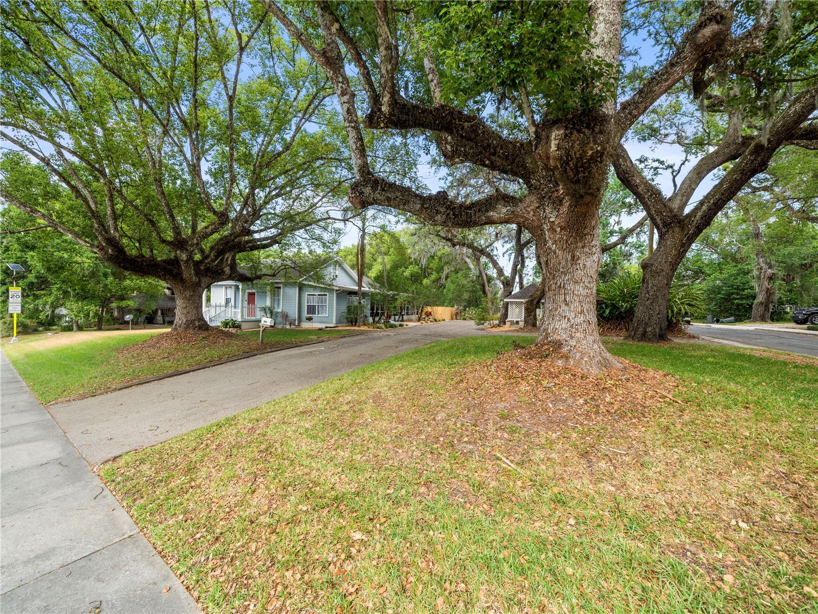 606 HOWELL AVE, BROOKSVILLE, FL, 34601