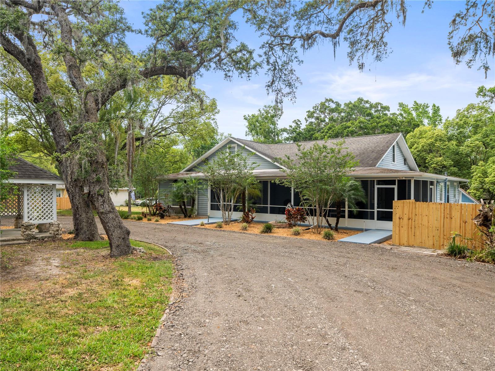 606 HOWELL AVE, BROOKSVILLE, FL, 34601