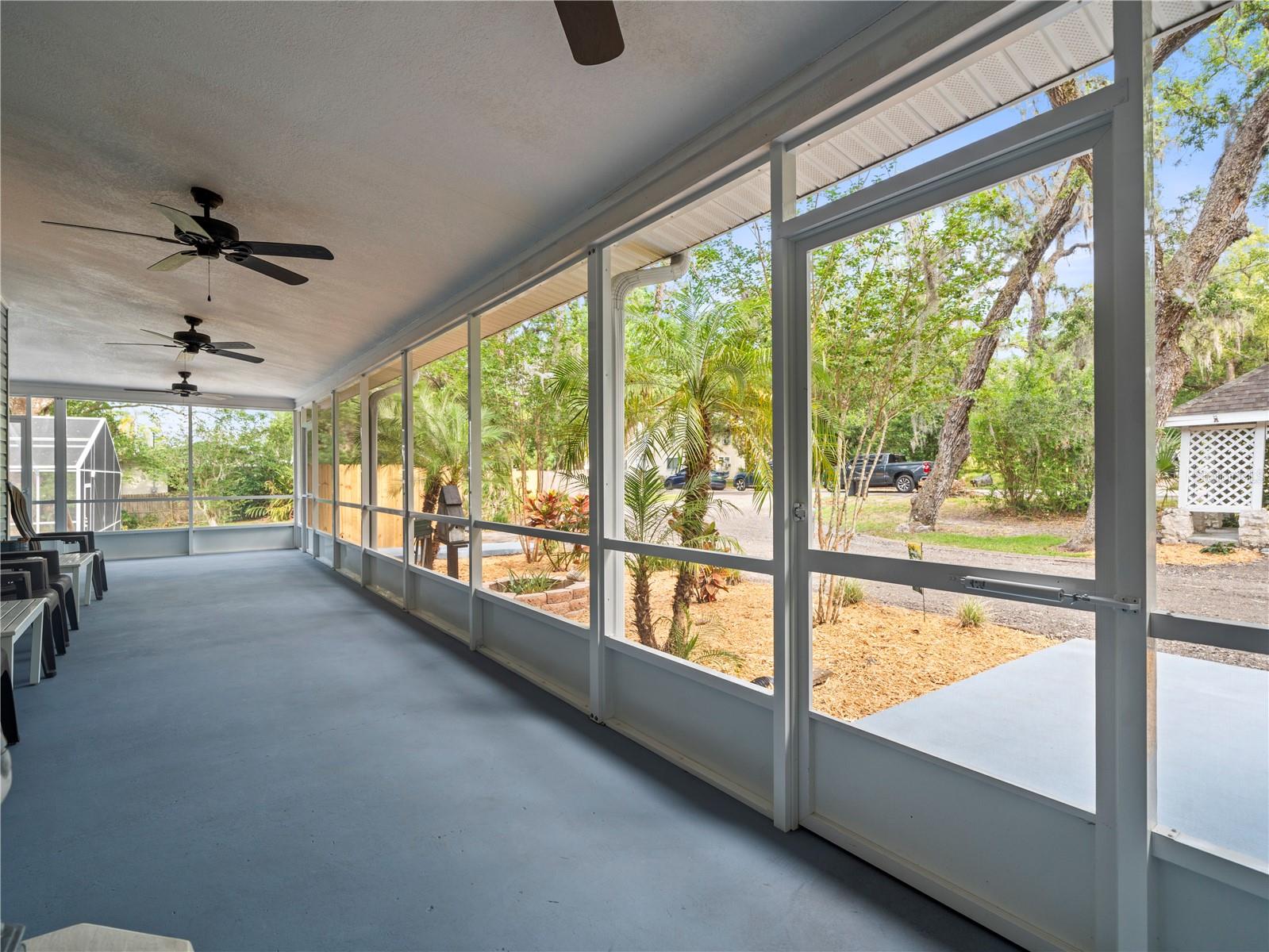 606 HOWELL AVE, BROOKSVILLE, FL, 34601