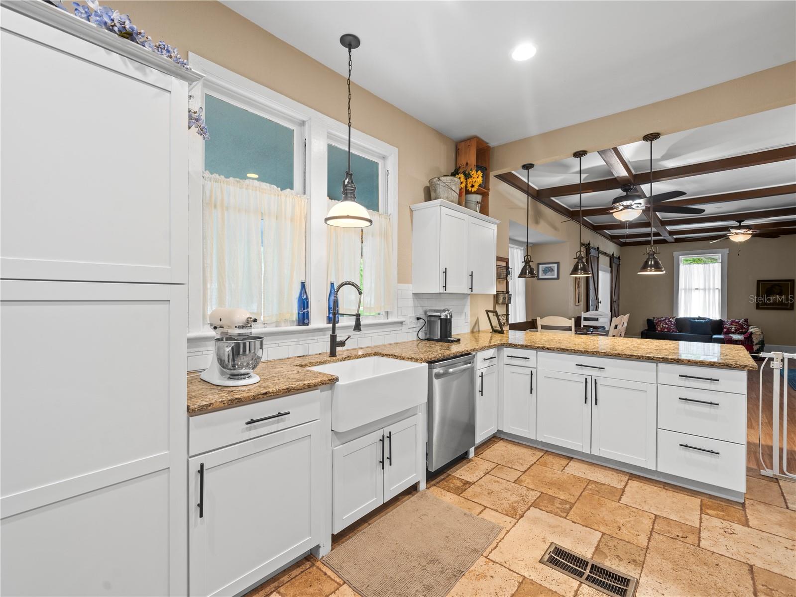 606 HOWELL AVE, BROOKSVILLE, FL, 34601