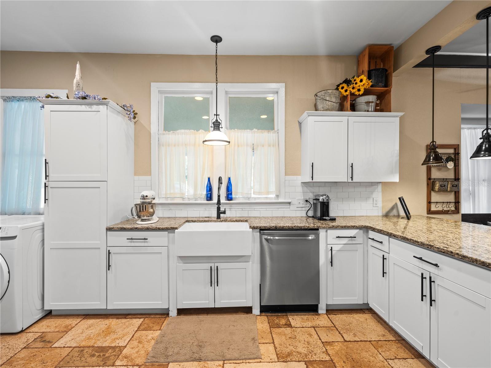 606 HOWELL AVE, BROOKSVILLE, FL, 34601