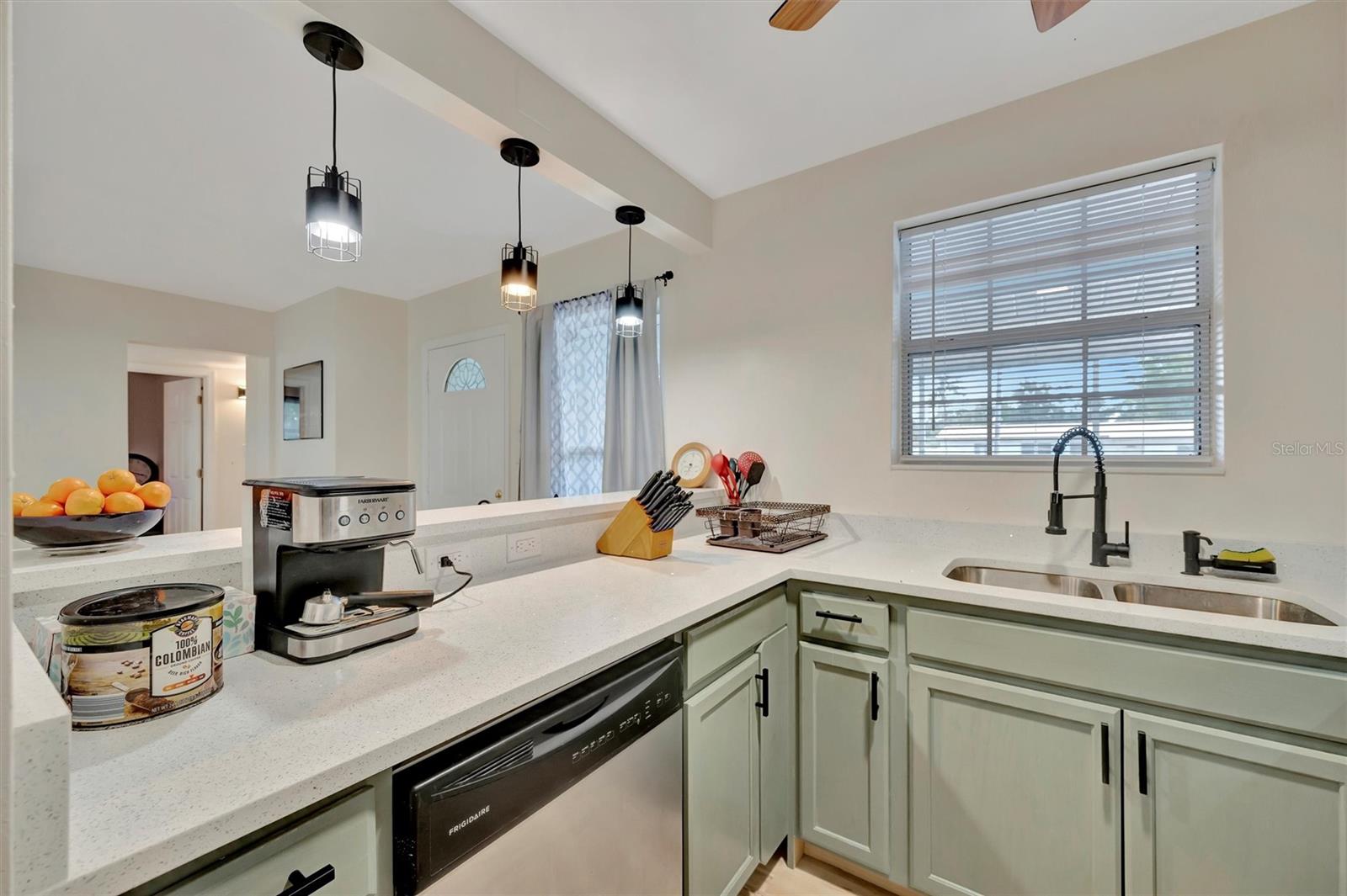 15591 DARIEN WAY, CLEARWATER, FL, 33764