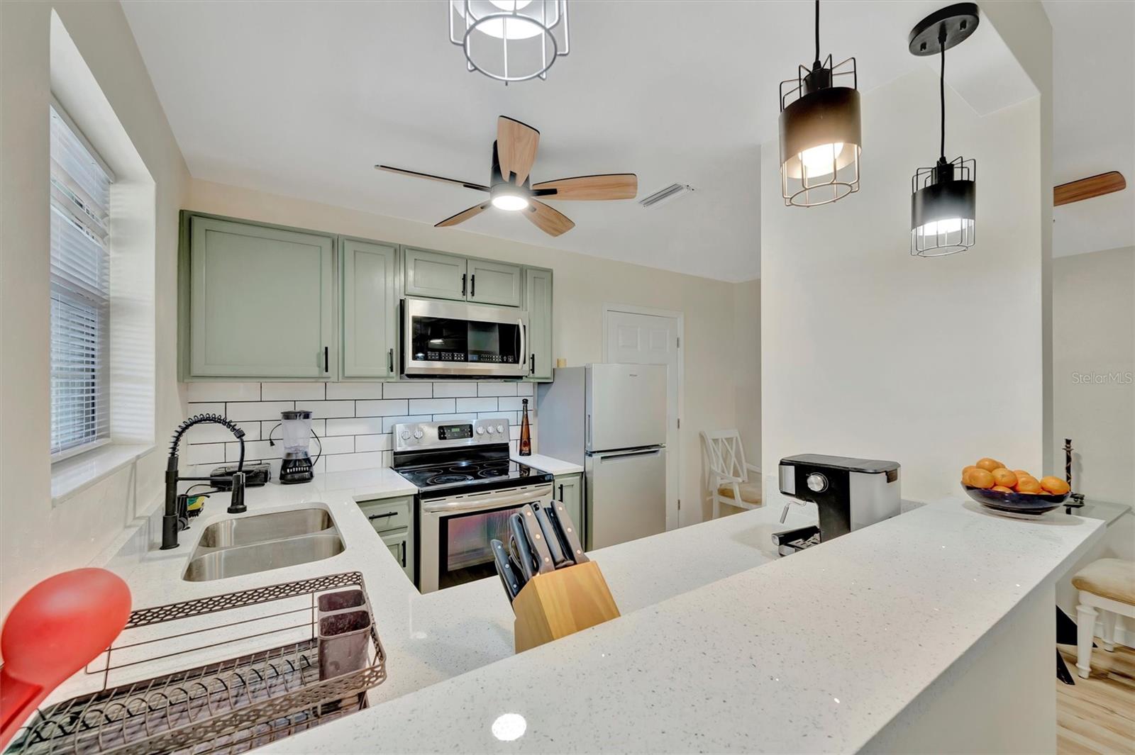 15591 DARIEN WAY, CLEARWATER, FL, 33764