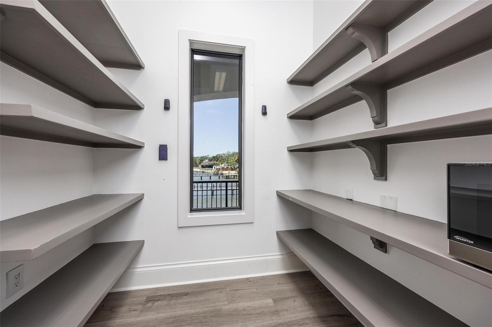 O6304937 Property Photo