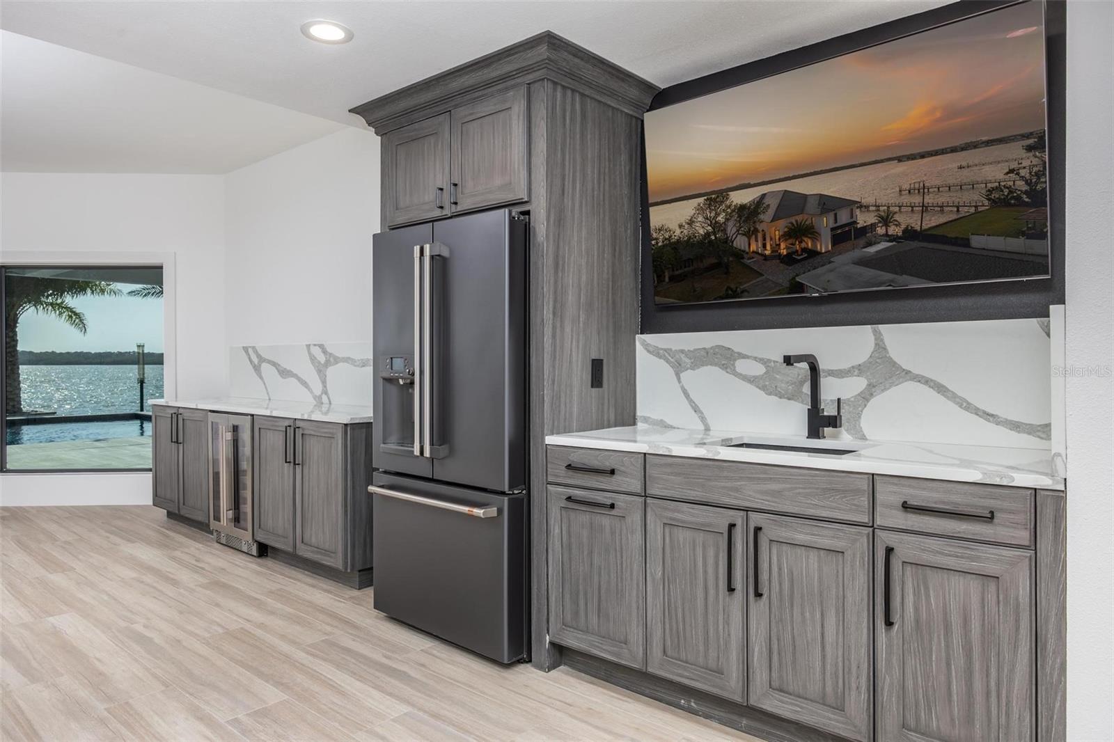 O6304937 Property Photo