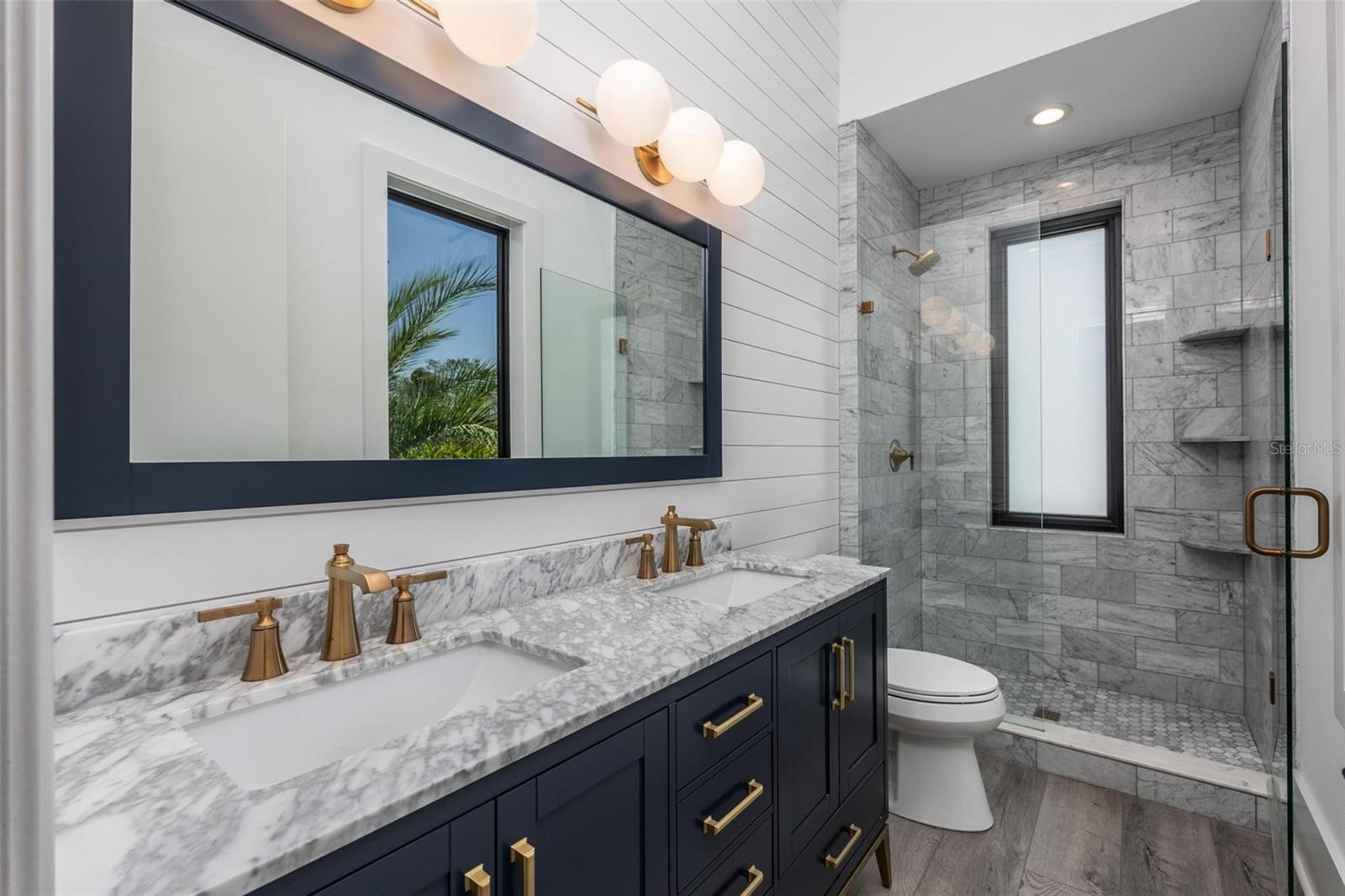 O6304937 Property Photo