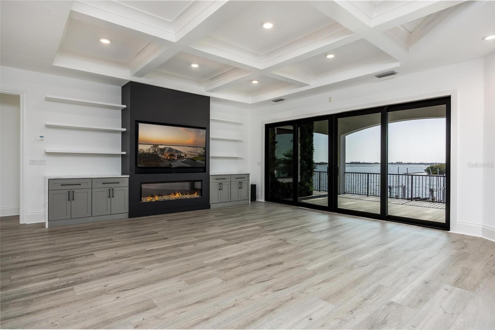 O6304937 Property Photo