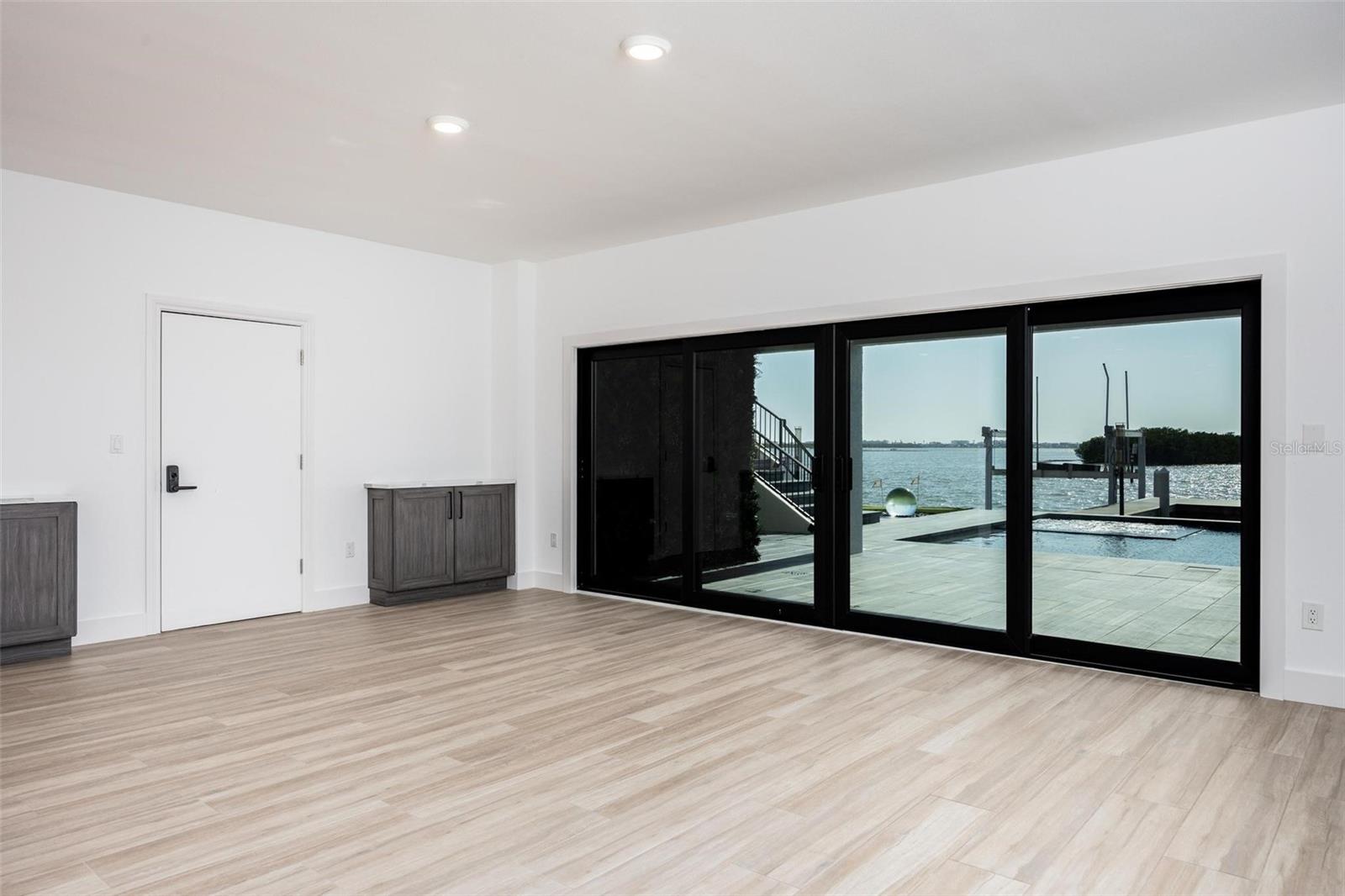 O6304937 Property Photo