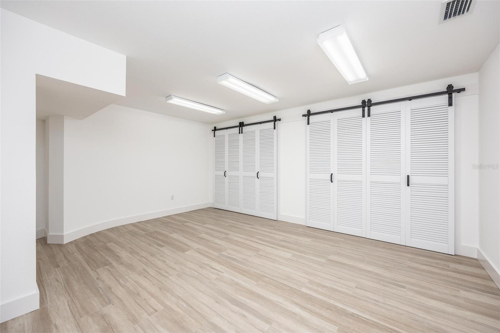 O6304937 Property Photo