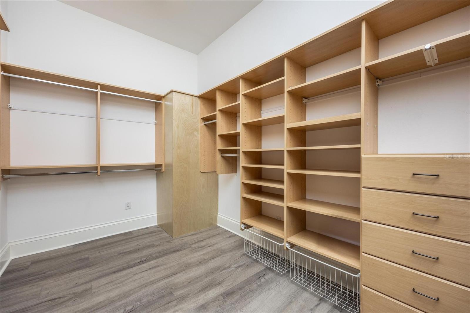 O6304937 Property Photo